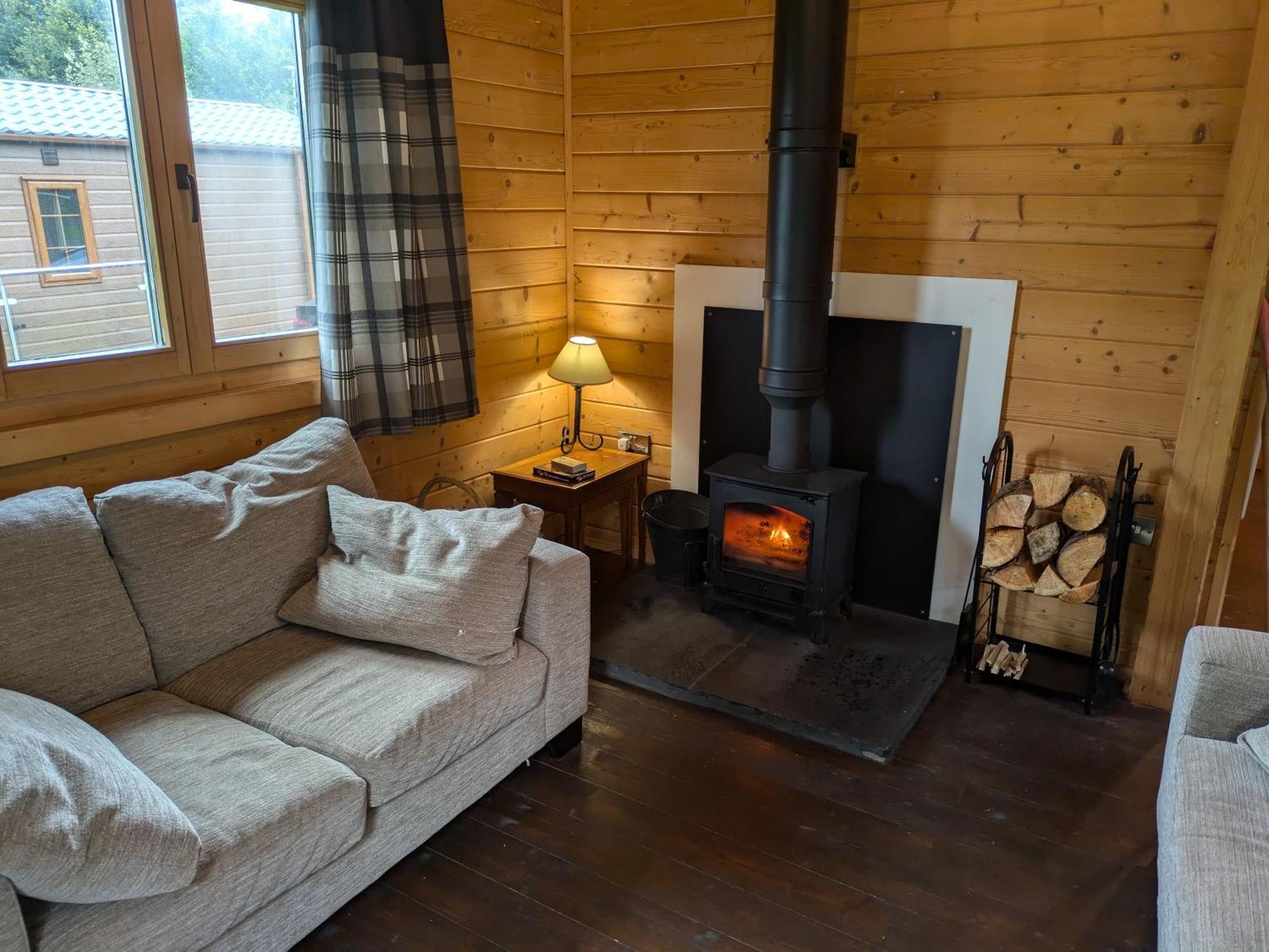 Rustic Lodge Retreat At Riverview Holiday Park Newcastleton Екстер'єр фото