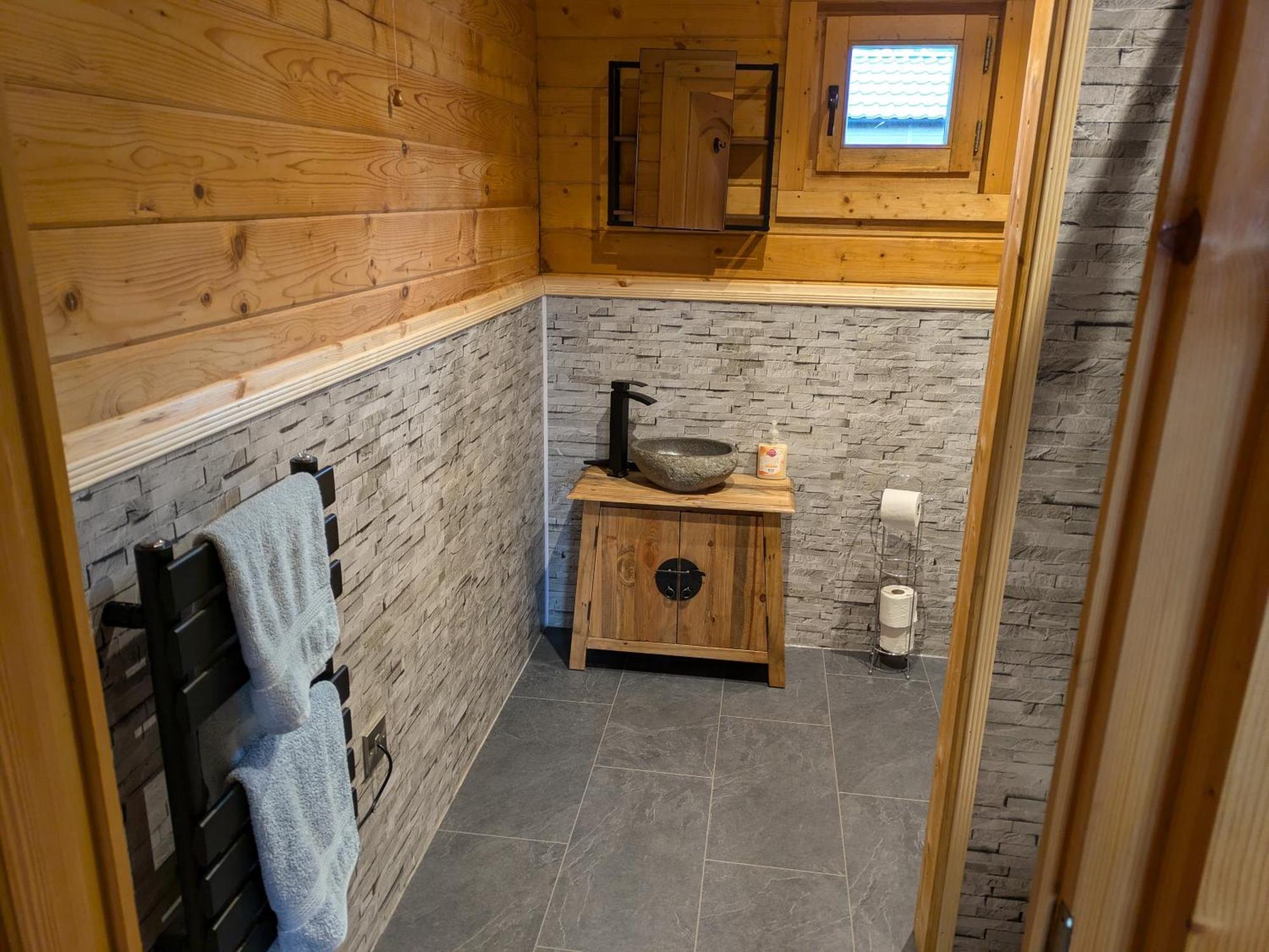 Rustic Lodge Retreat At Riverview Holiday Park Newcastleton Екстер'єр фото